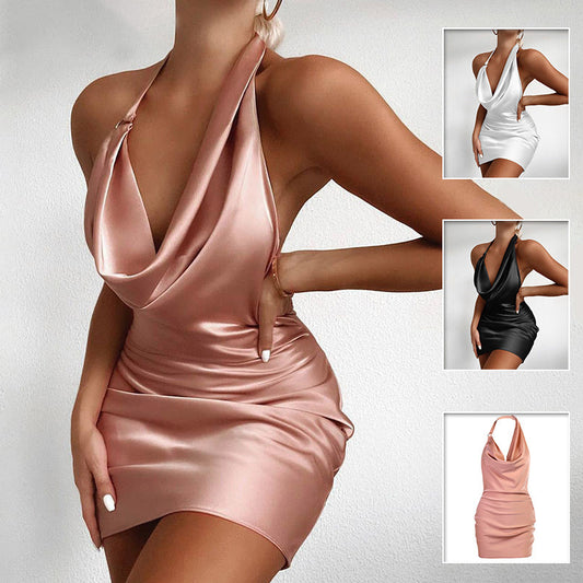 Robe de soirée en satin dos nu